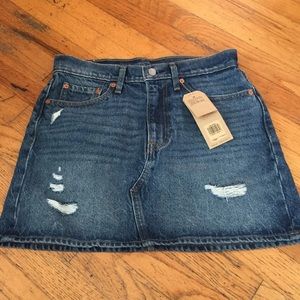 Levi’s deconstructed skirt size 6